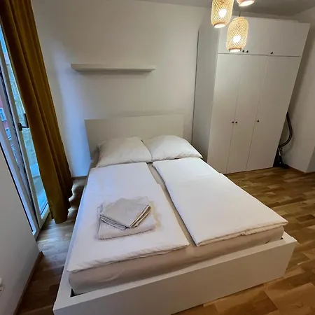 New Business Nr.15 *